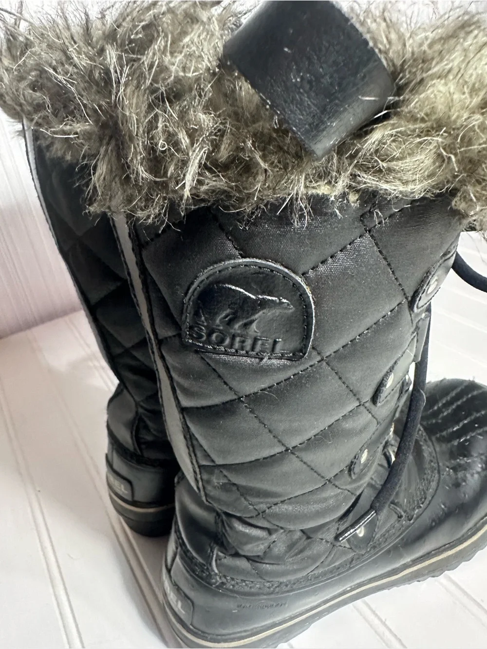 Sorel balck quilted